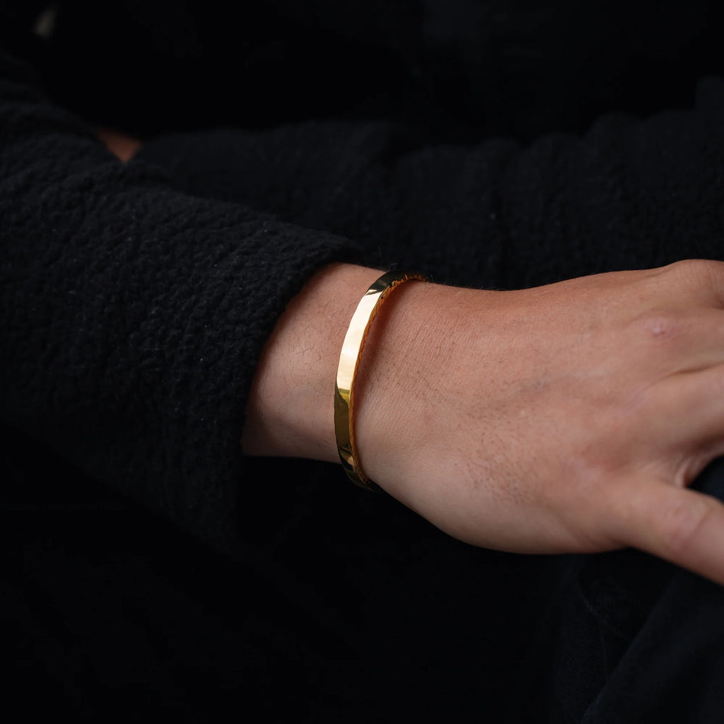 Unisex Buckle-Style Bracelet – 18K Gold PVD-Plated Stainless Steel