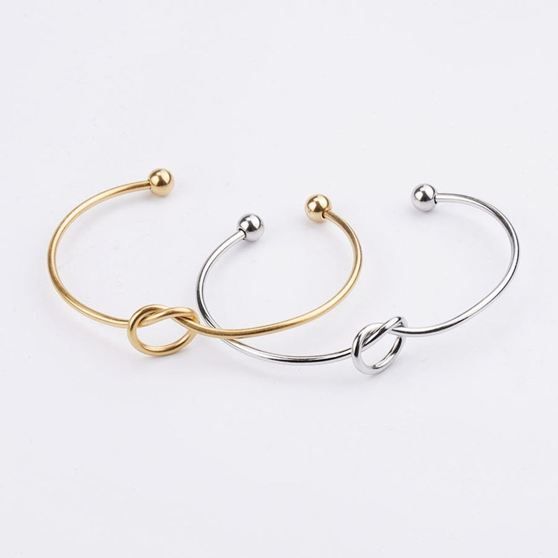 Heart Knot Bracelet – 18K Gold PVD-Plated Stainless Steel