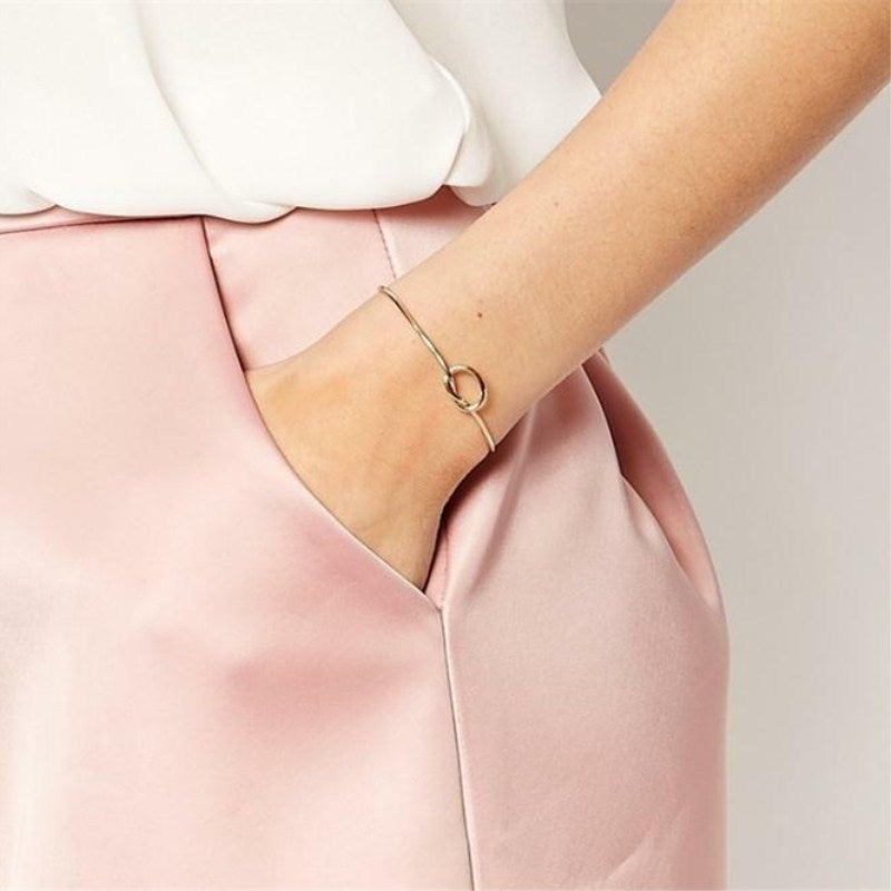 Heart Knot Bracelet – 18K Gold PVD-Plated Stainless Steel