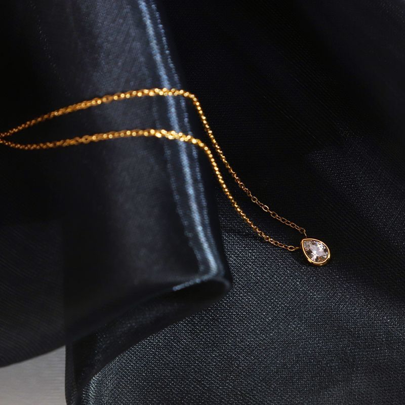 Pear Cut Zirconia Necklace – 18K Gold PVD Stainless Steel
