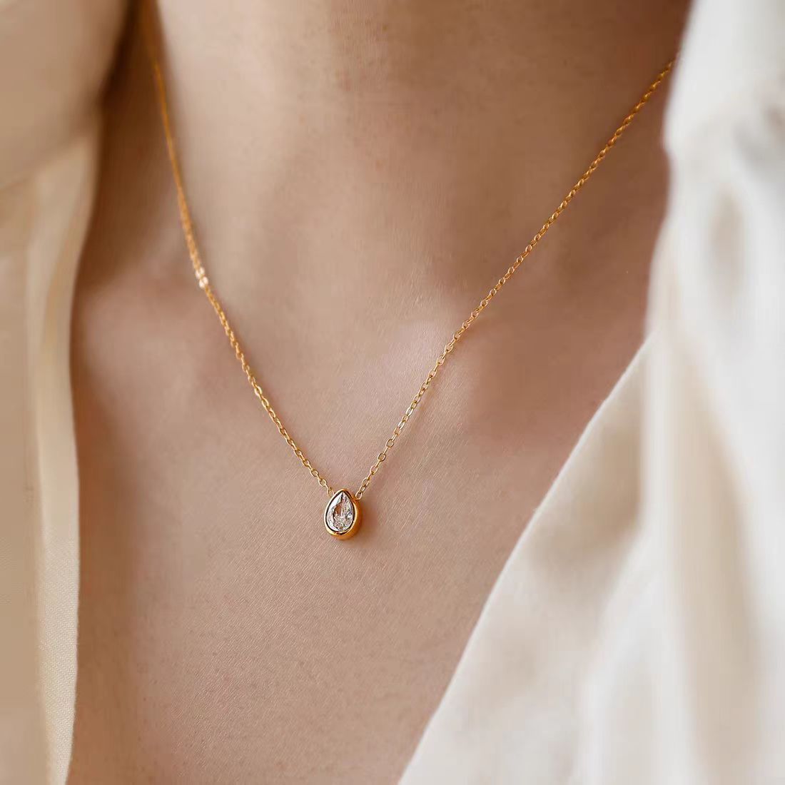 Pear Cut Zirconia Necklace – 18K Gold PVD Stainless Steel