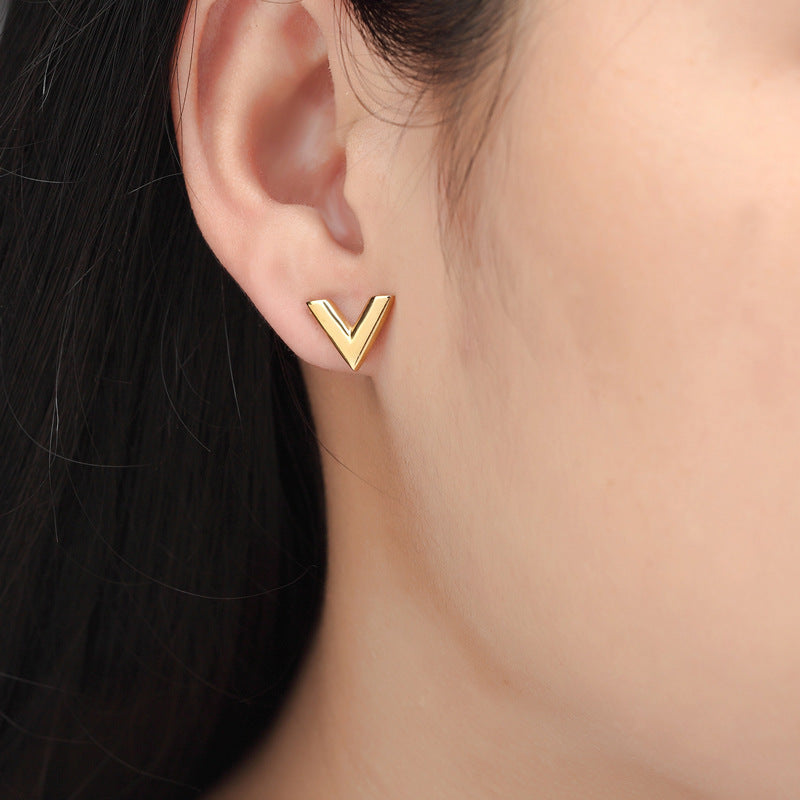 V-Shaped Stud Earrings – 18K Gold PVD Stainless Steel