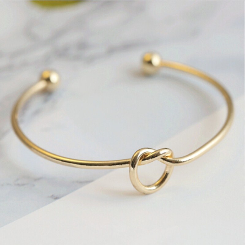 Heart Knot Bracelet – 18K Gold PVD-Plated Stainless Steel