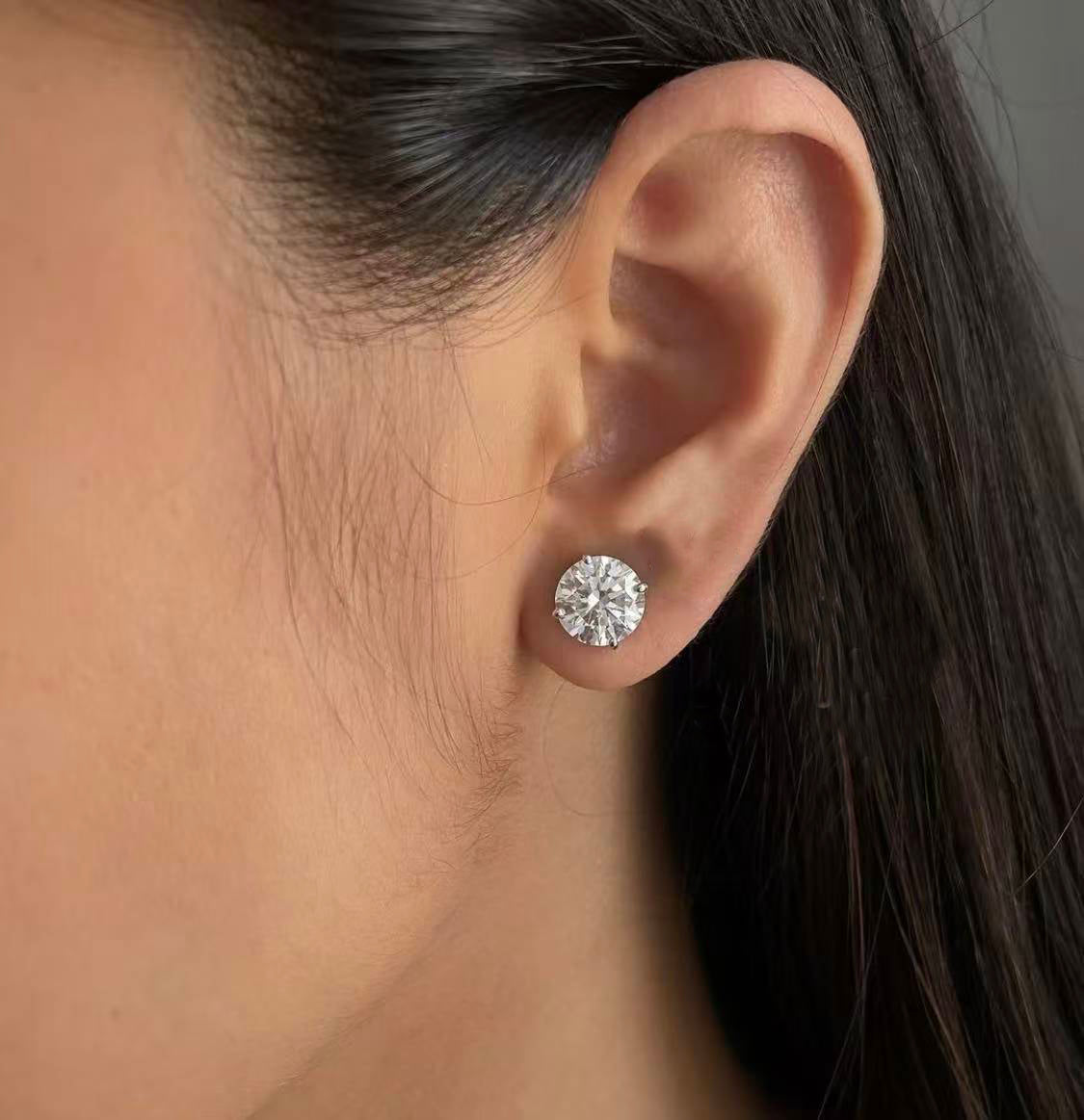 Solitaire Six Claw 8G Zircon Stud Earrings – 18K Gold PVD Stainless Steel